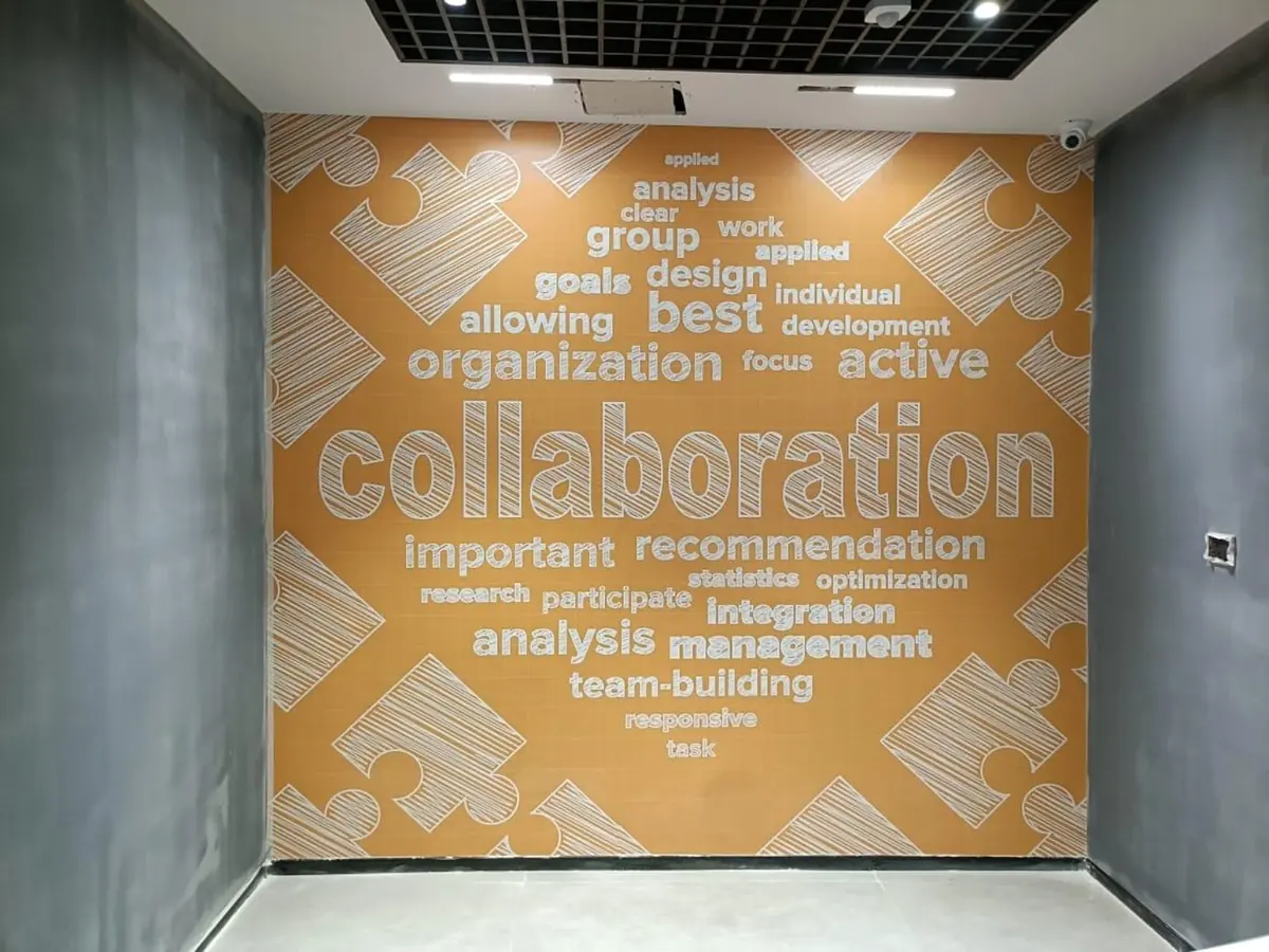 Retail apparel display graphics
